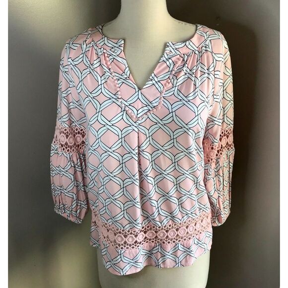 Crown & Ivy Pink‎ Geometric Print Boho Peasant Blouse with Lace Detail P/S NEW - Picture 1 of 5